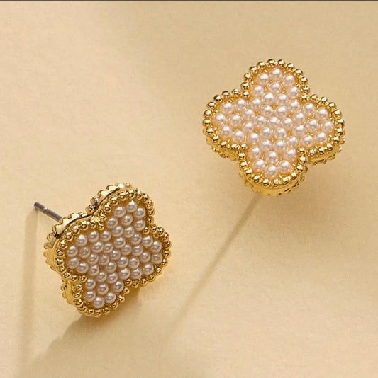 Elegant Pearl Quatrefoil Shape Stud Earrings